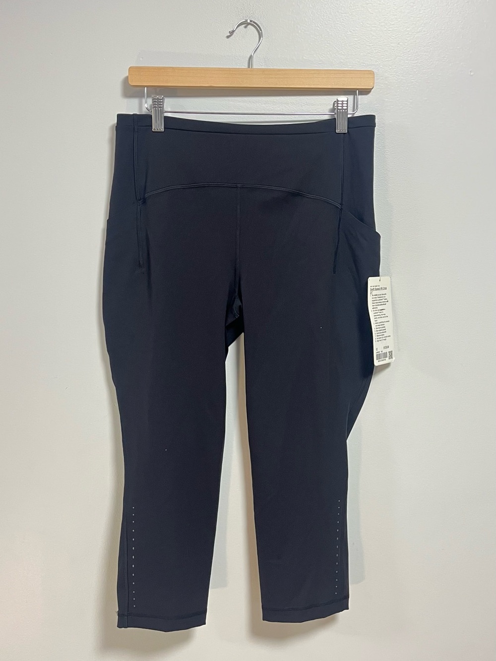 Lululemon Swift Speed High-Rise Crop 21" BNWT size 12 Black